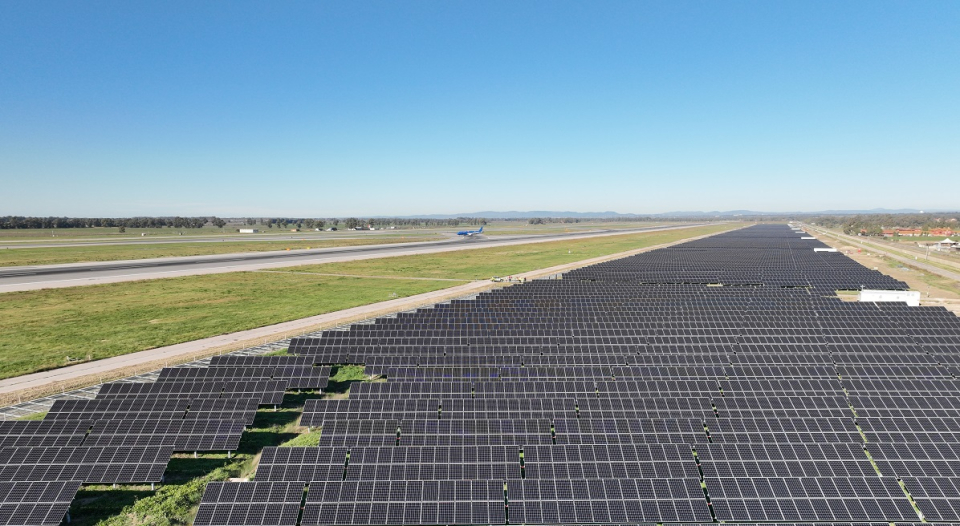 L'impianto fotovoltaico Solar Farm dell'Aeroporto di Roma Fiumicino è composto da 55.000 pannelli solari