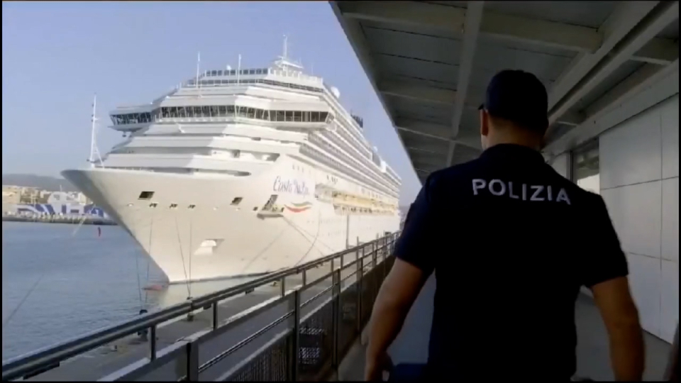 La polizia di Civitavecchia indaga sui falsi permessi di soggiorno